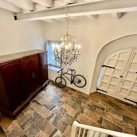Huge Whole House Old Town 別荘